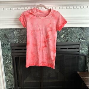 Lululemon Swiftly Tech Short Sleeve Shirt 2.0 Marble Dye Raspberry Cream size 8